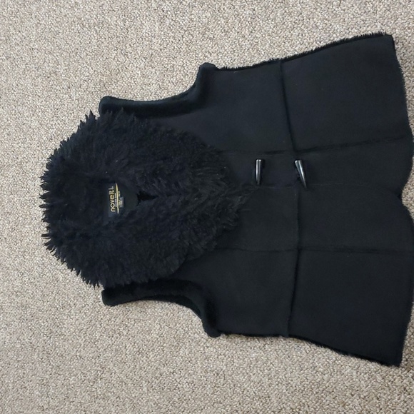 Novelti Vest - Picture 1 of 8